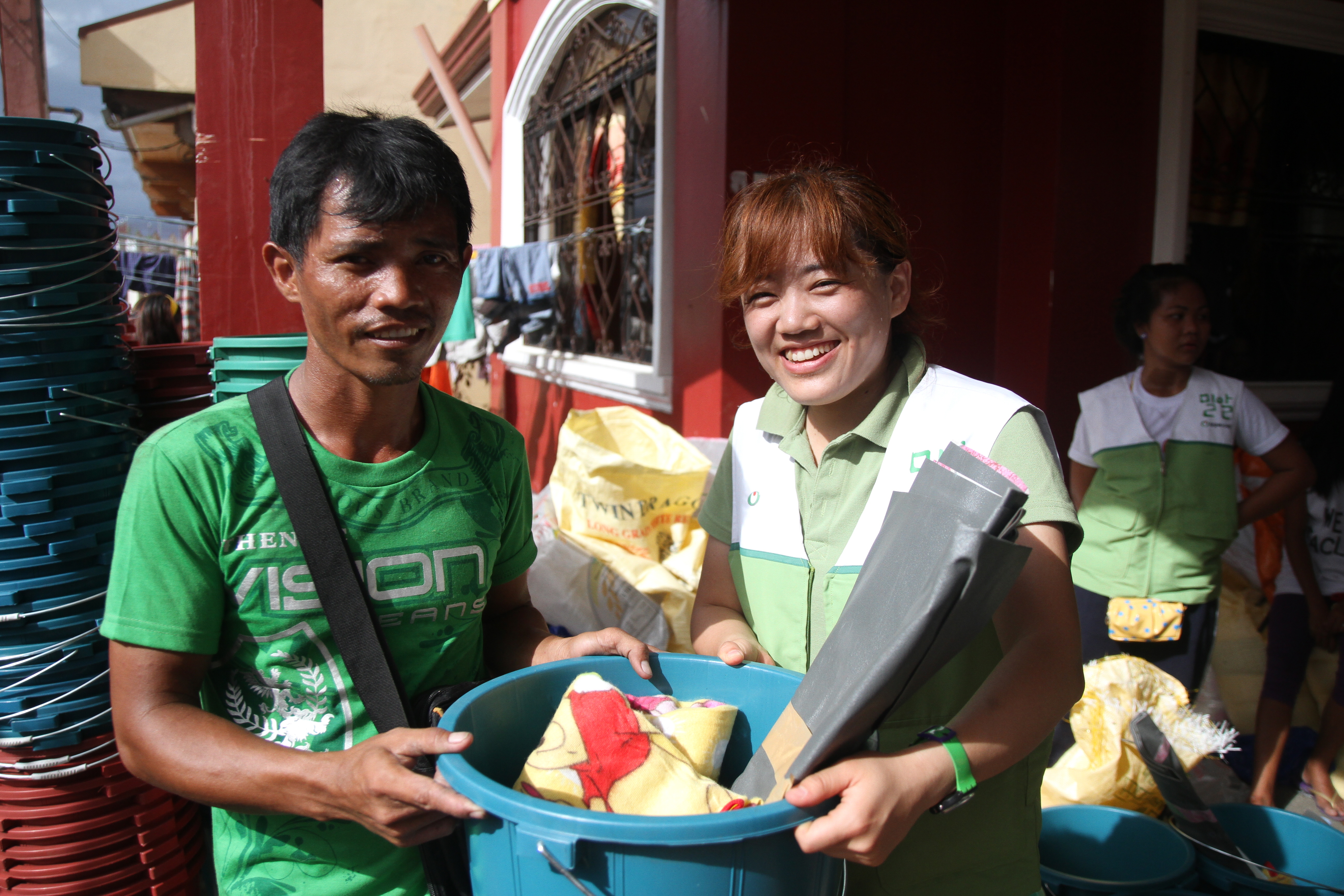 밀알복지재단, 필리핀 하이옌태풍 긴급구호 현장